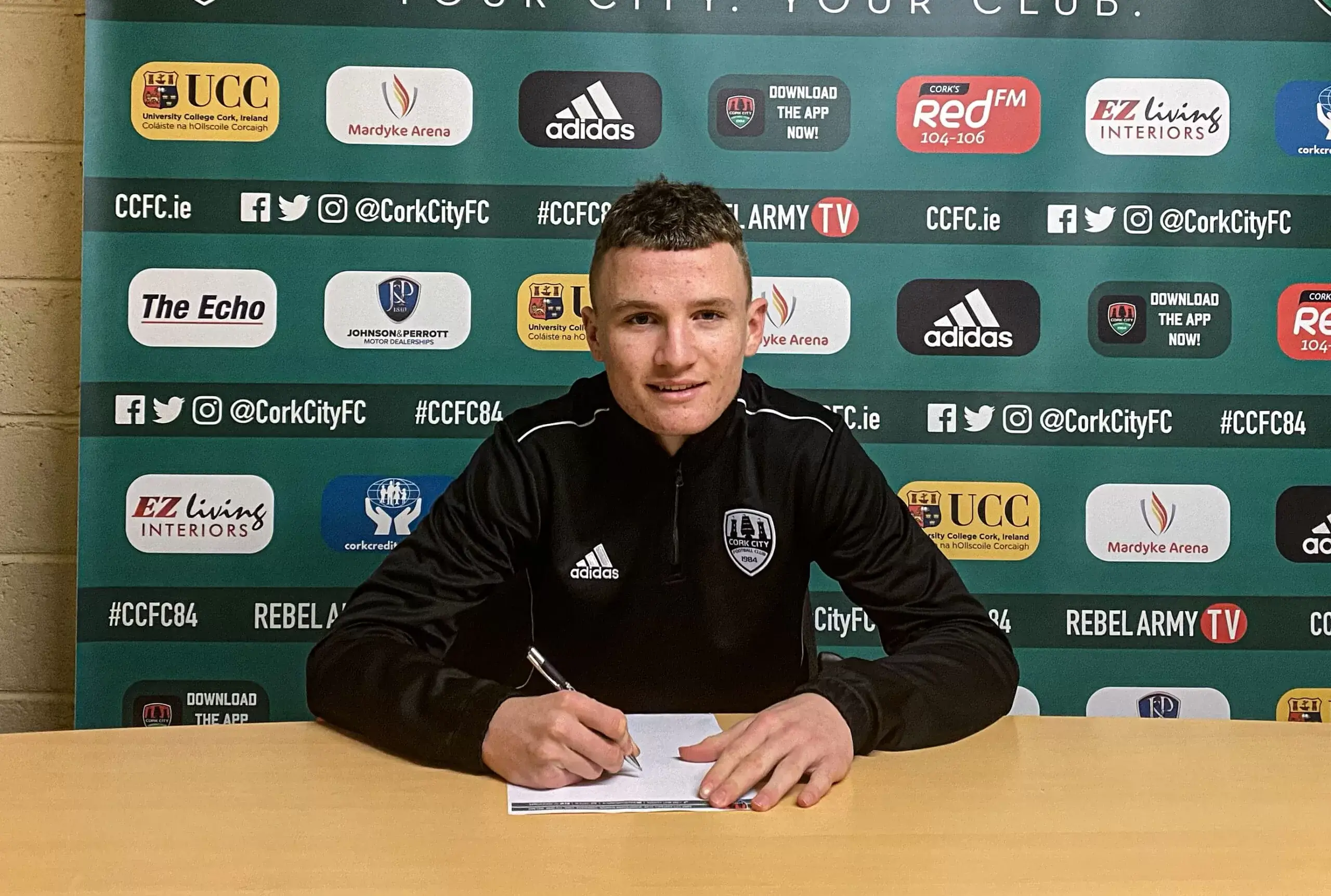 Mark O’Mahony Signs Professional Contract